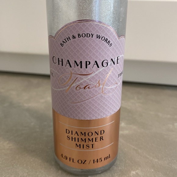 Bath & Body Works Champagne Toast Diamond shimmer mist - Picture 2 of 5